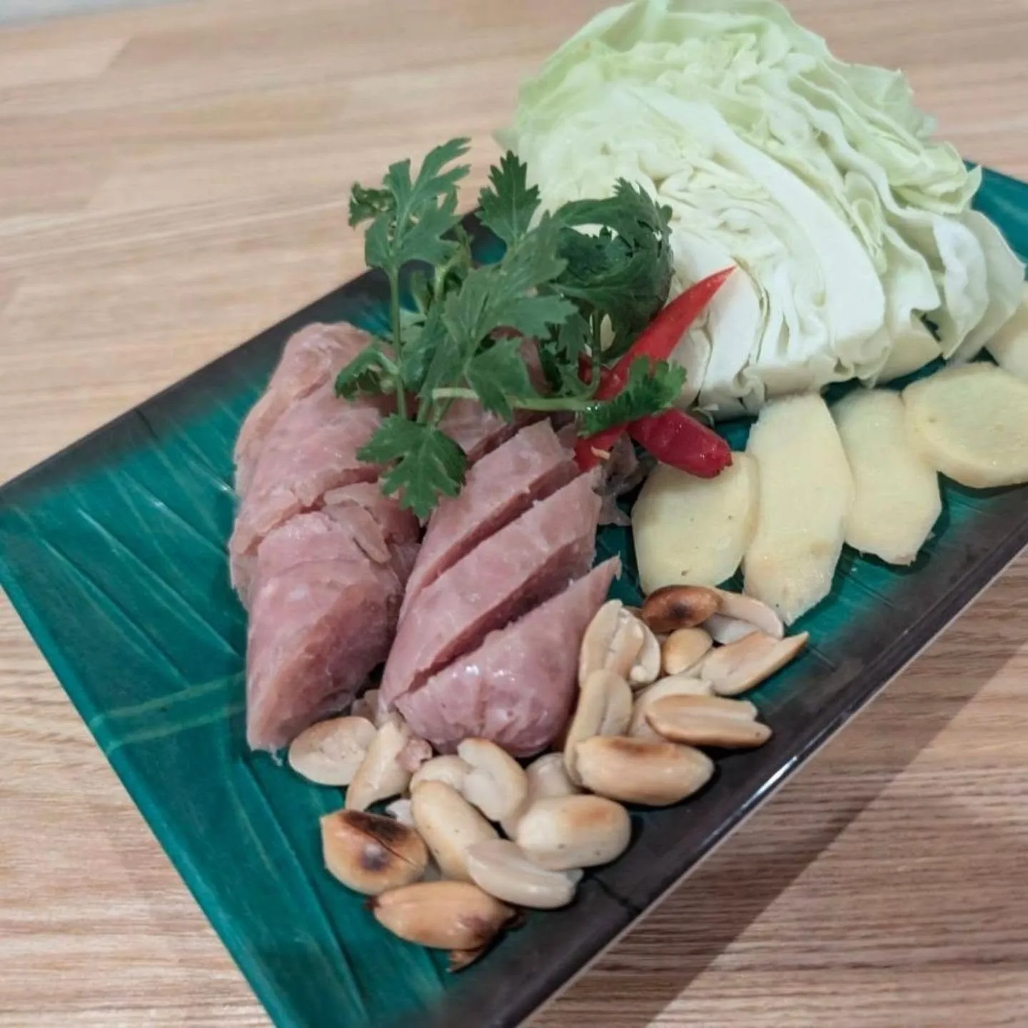 【5/19おすすめはタイ風漬け揚げ鶏】