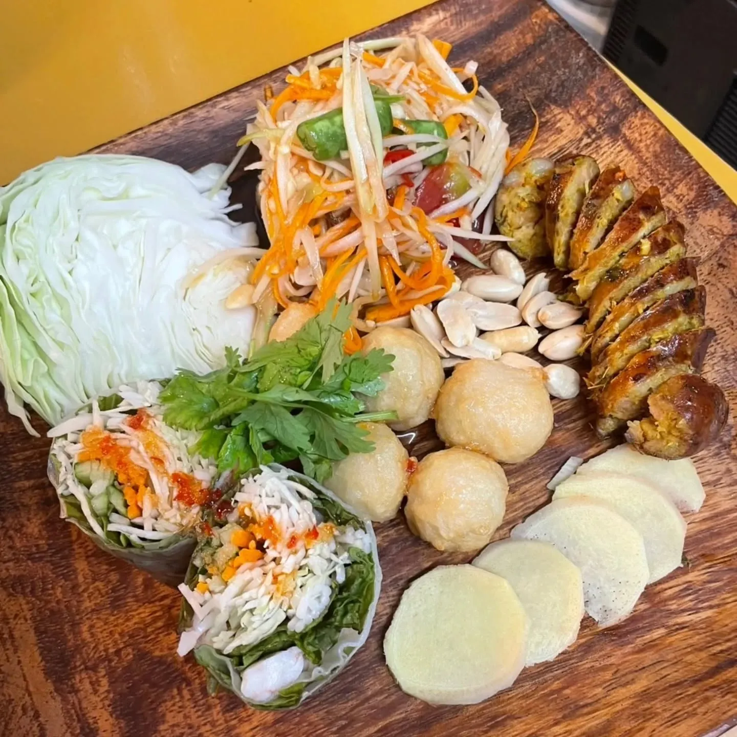 【5/19おすすめはタイ風漬け揚げ鶏】