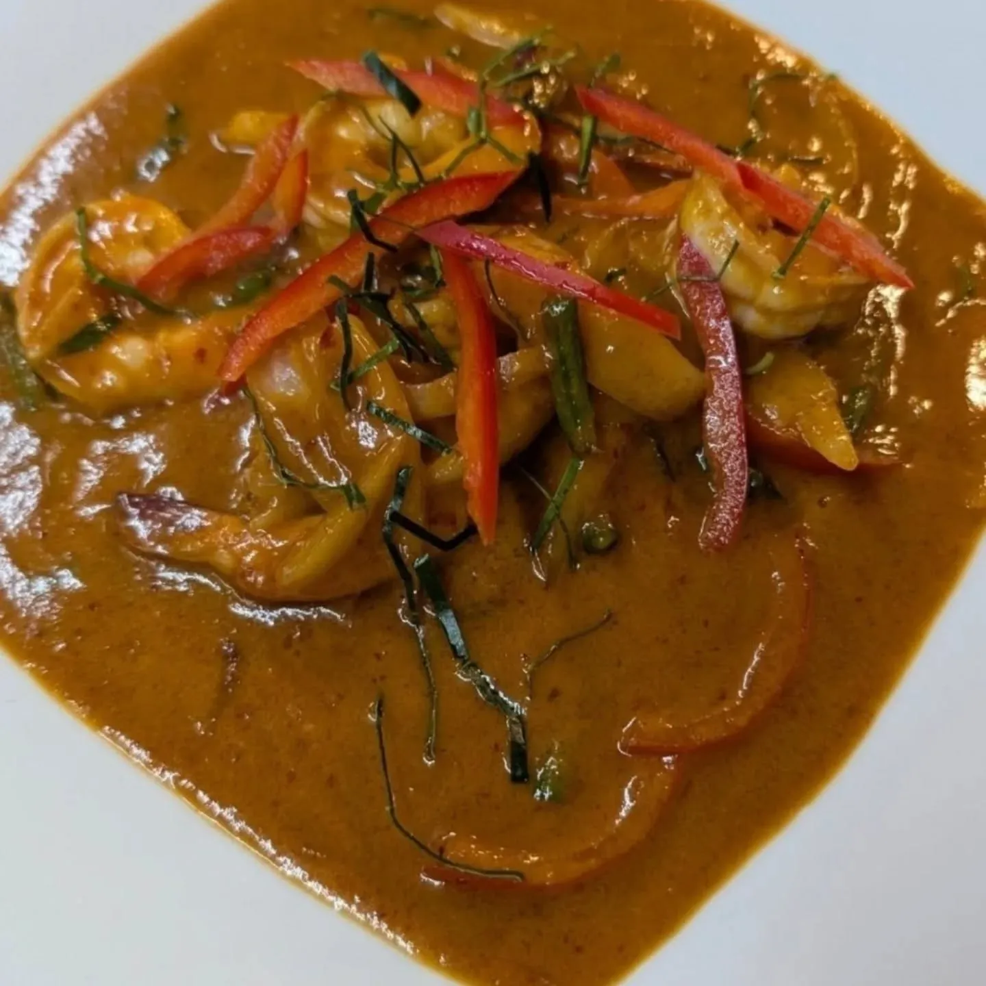 【海老とココナッツミルクのレッドカレー炒め！】
