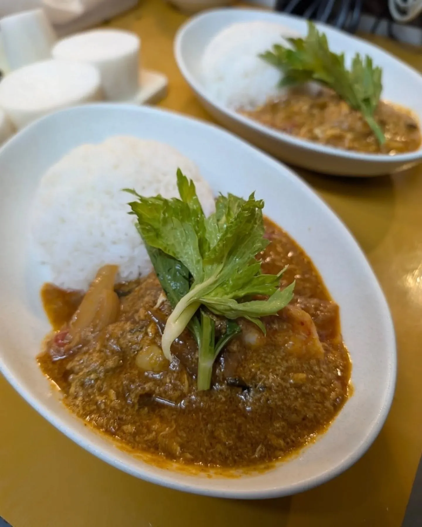 【海老と炒り卵のイエローカレー！クンパッポン！】