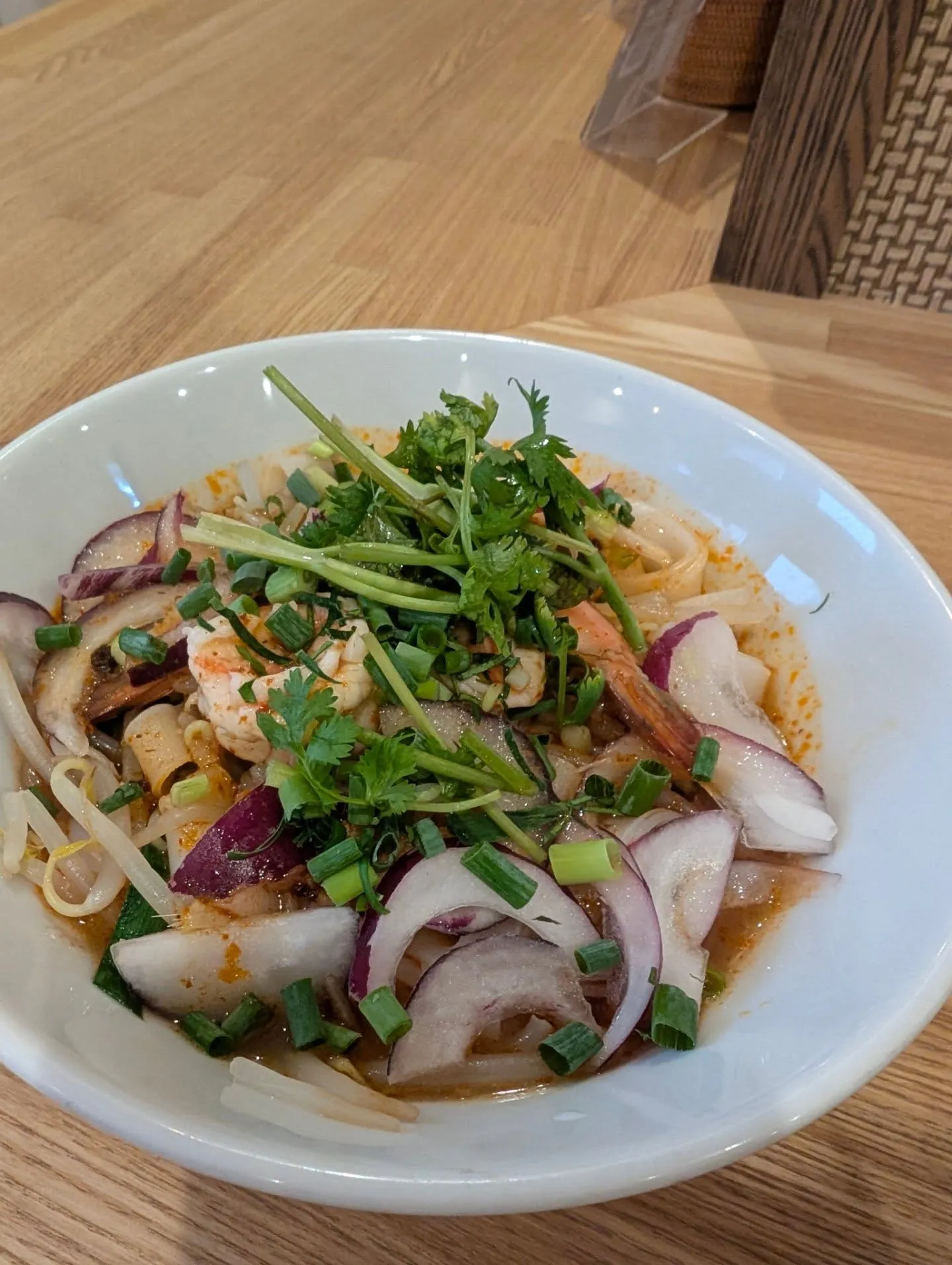 🌿🦐久々の「マッサマンカレー」!トムヤム冷麺も火曜水曜登場🍜...