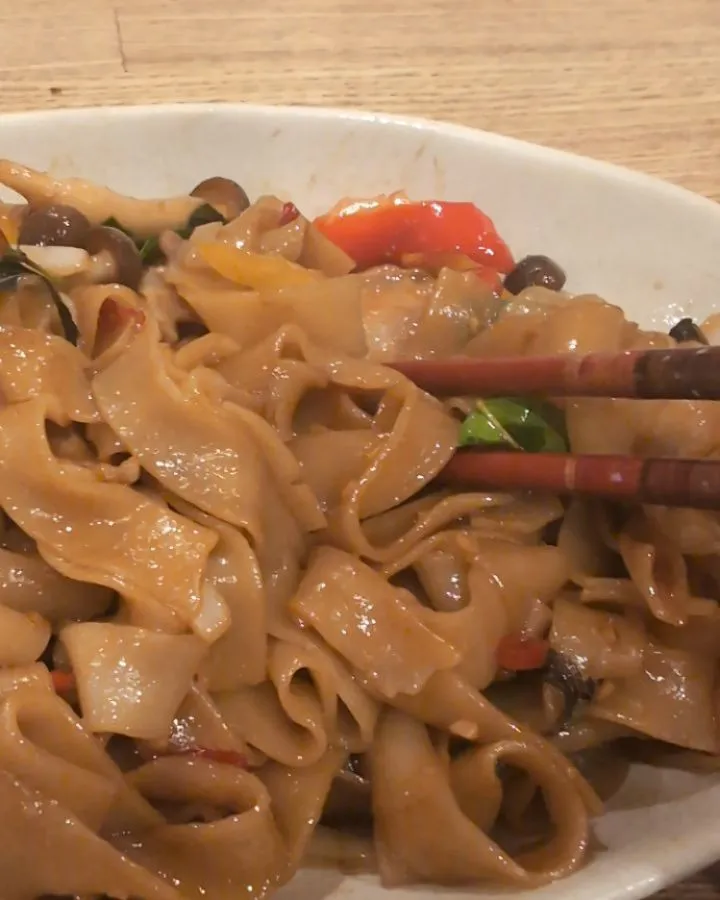 📣【タイの旨辛炒め麺「パッキーマオ」で代謝UP！】