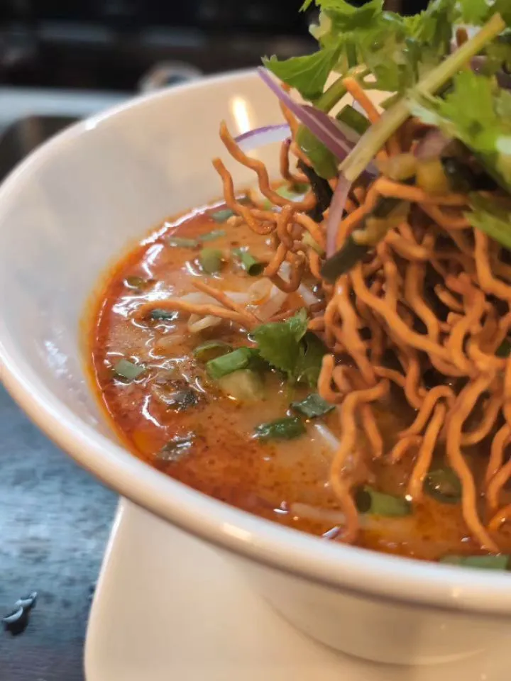 🍛【タイ三昧！カオソイがある日！ディナーはパッキーマオがおす...